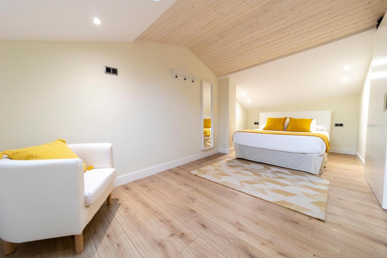Apartamentos San Lazaro ซานติอาโก เด กอมโปสเตลา ภายนอก รูปภาพ