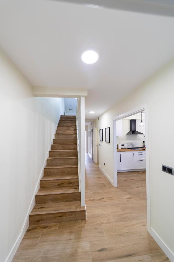 Apartamentos San Lazaro ซานติอาโก เด กอมโปสเตลา ภายนอก รูปภาพ
