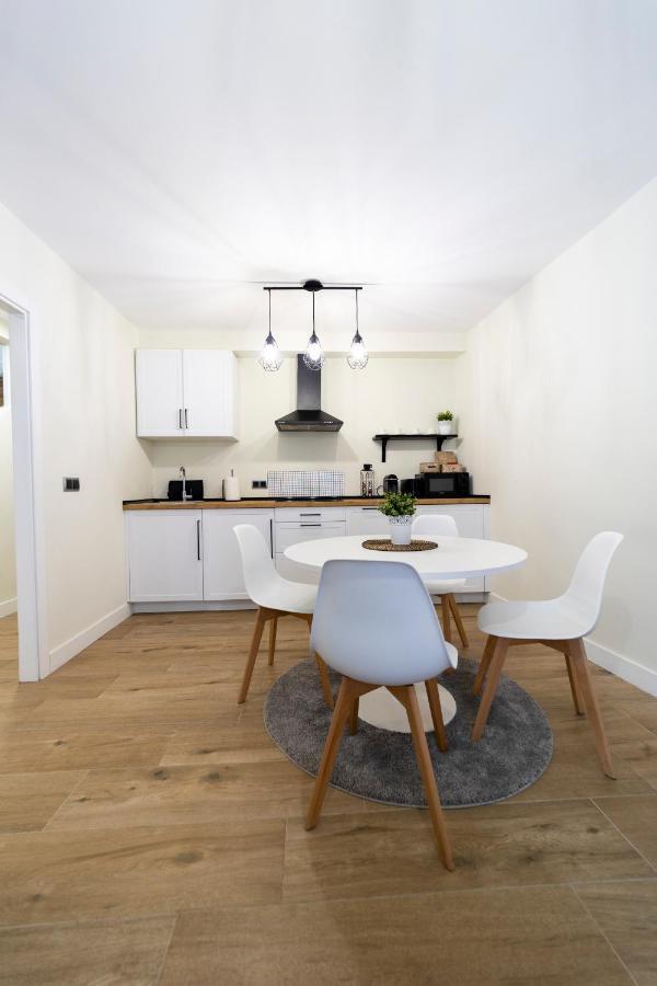 Apartamentos San Lazaro ซานติอาโก เด กอมโปสเตลา ภายนอก รูปภาพ