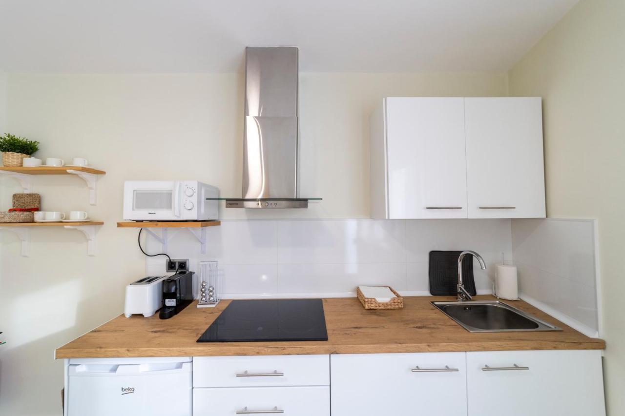 Apartamentos San Lazaro ซานติอาโก เด กอมโปสเตลา ภายนอก รูปภาพ