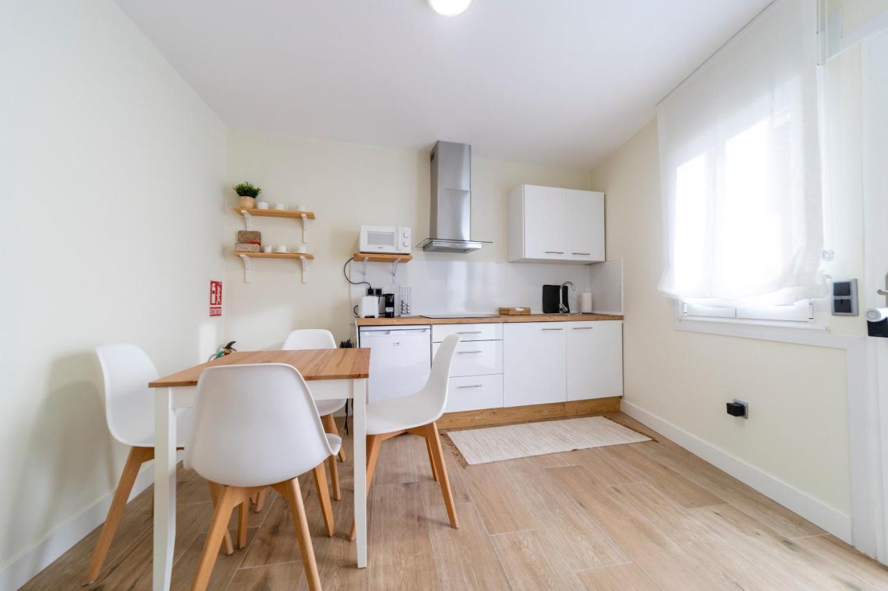 Apartamentos San Lazaro ซานติอาโก เด กอมโปสเตลา ภายนอก รูปภาพ