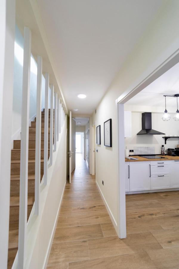 Apartamentos San Lazaro ซานติอาโก เด กอมโปสเตลา ภายนอก รูปภาพ