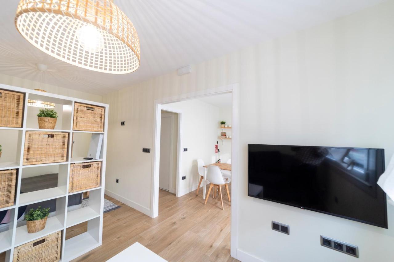 Apartamentos San Lazaro ซานติอาโก เด กอมโปสเตลา ภายนอก รูปภาพ