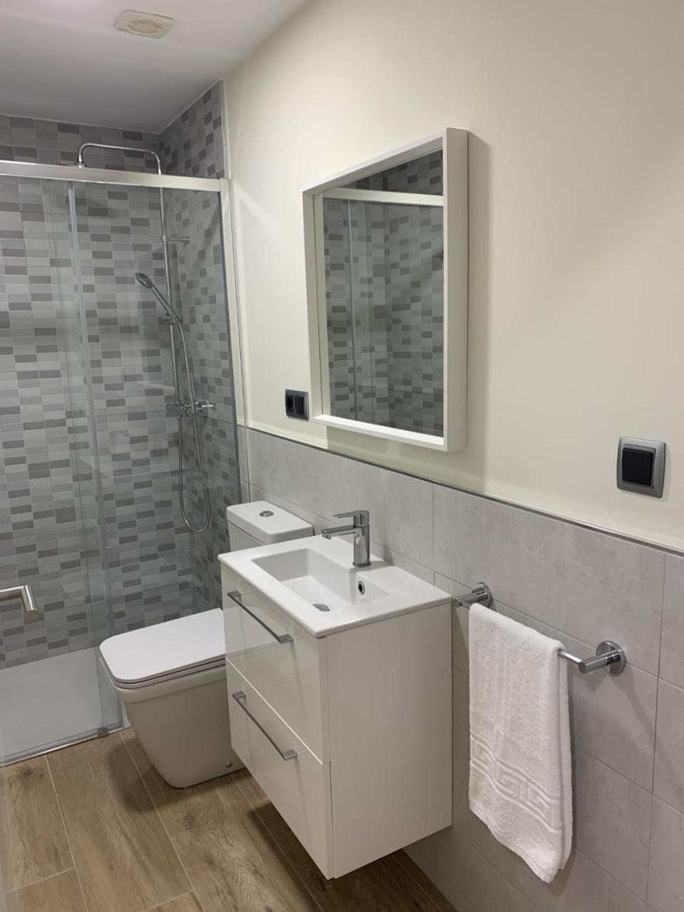 Apartamentos San Lazaro ซานติอาโก เด กอมโปสเตลา ภายนอก รูปภาพ