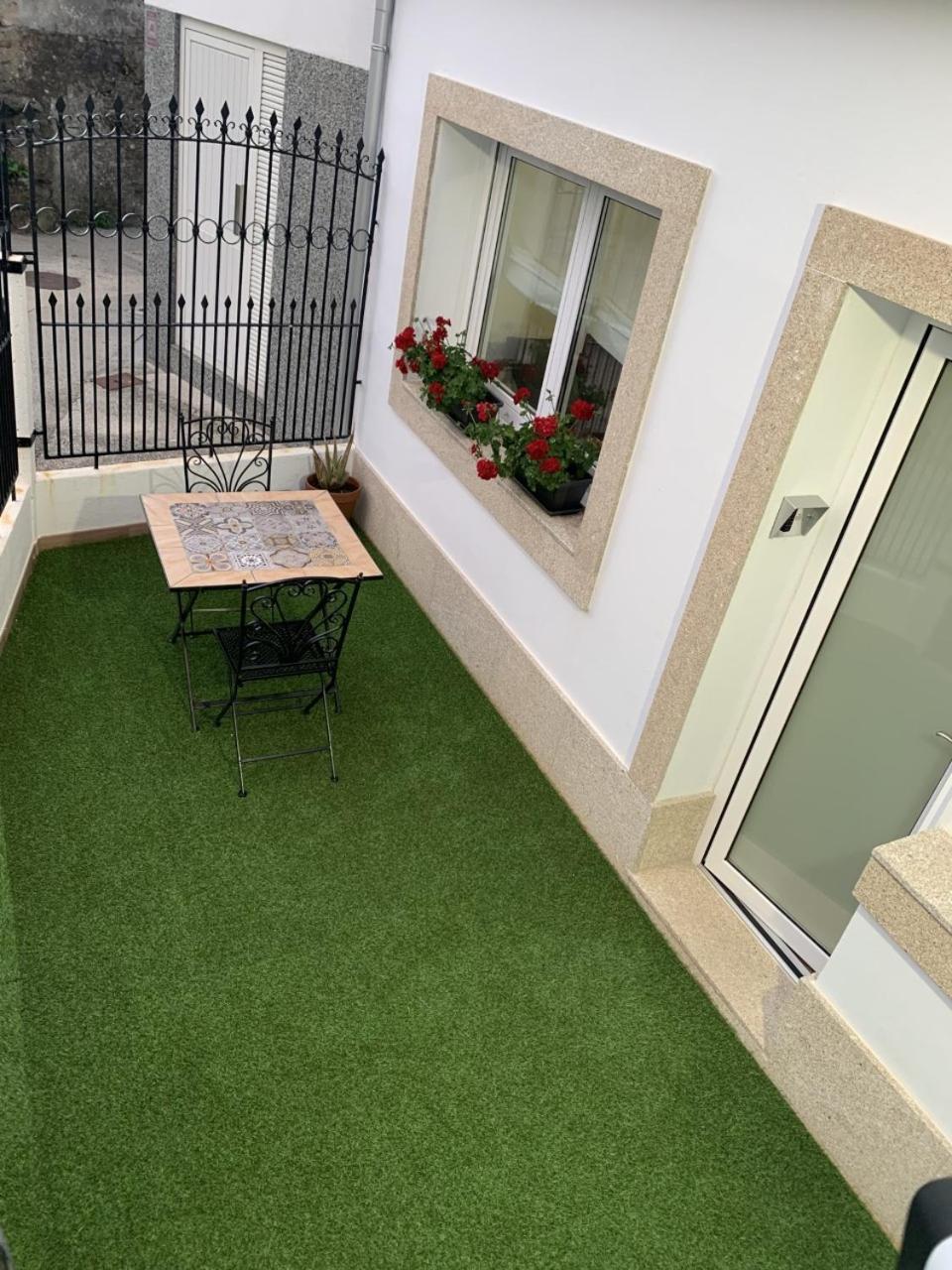 Apartamentos San Lazaro ซานติอาโก เด กอมโปสเตลา ภายนอก รูปภาพ